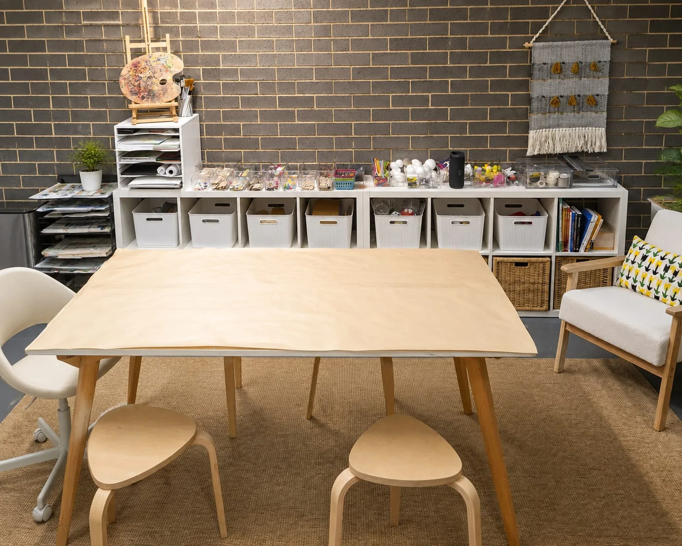 The Enso Art Therapy studio in Glen Huntly, Melbourne with natural light and art materials